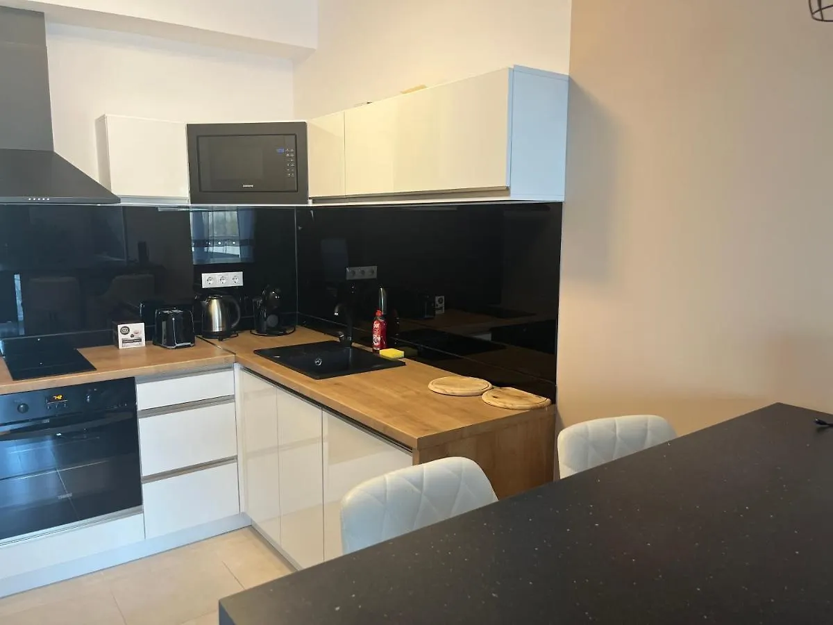 Mega Sale - Book Now - Corvin Royal Apartments Budapest